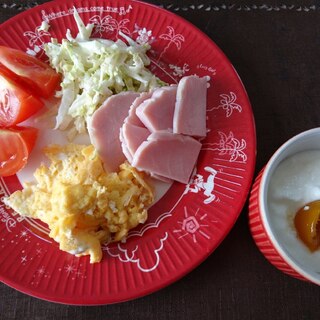 朝食プレート☆白菜サラダ・ハム・スクランブルエッグ